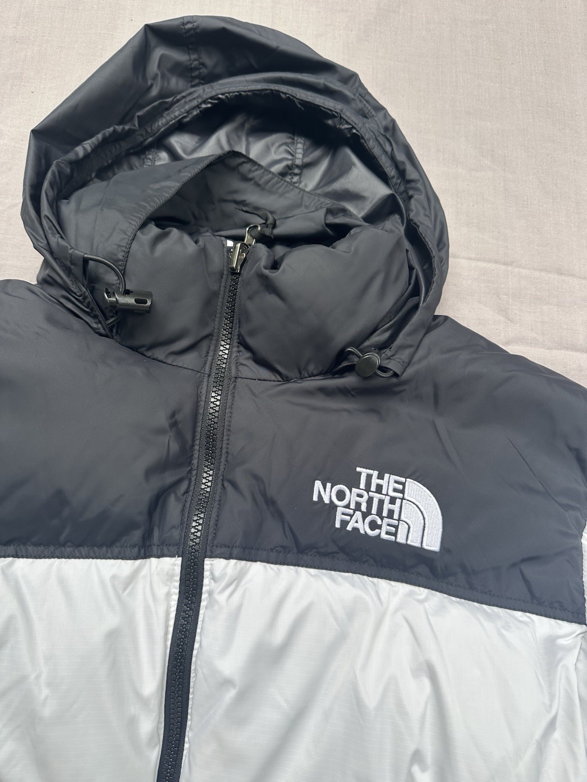The North Face Mens Large (L) 1996 Retro Nuptse Jacket White & Black