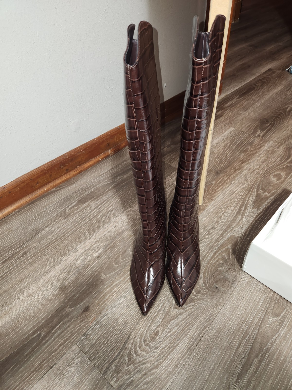 Schutz Women’s Size 8B Maryana Croc Embossed Leather Knee Boots Dark Chocolate