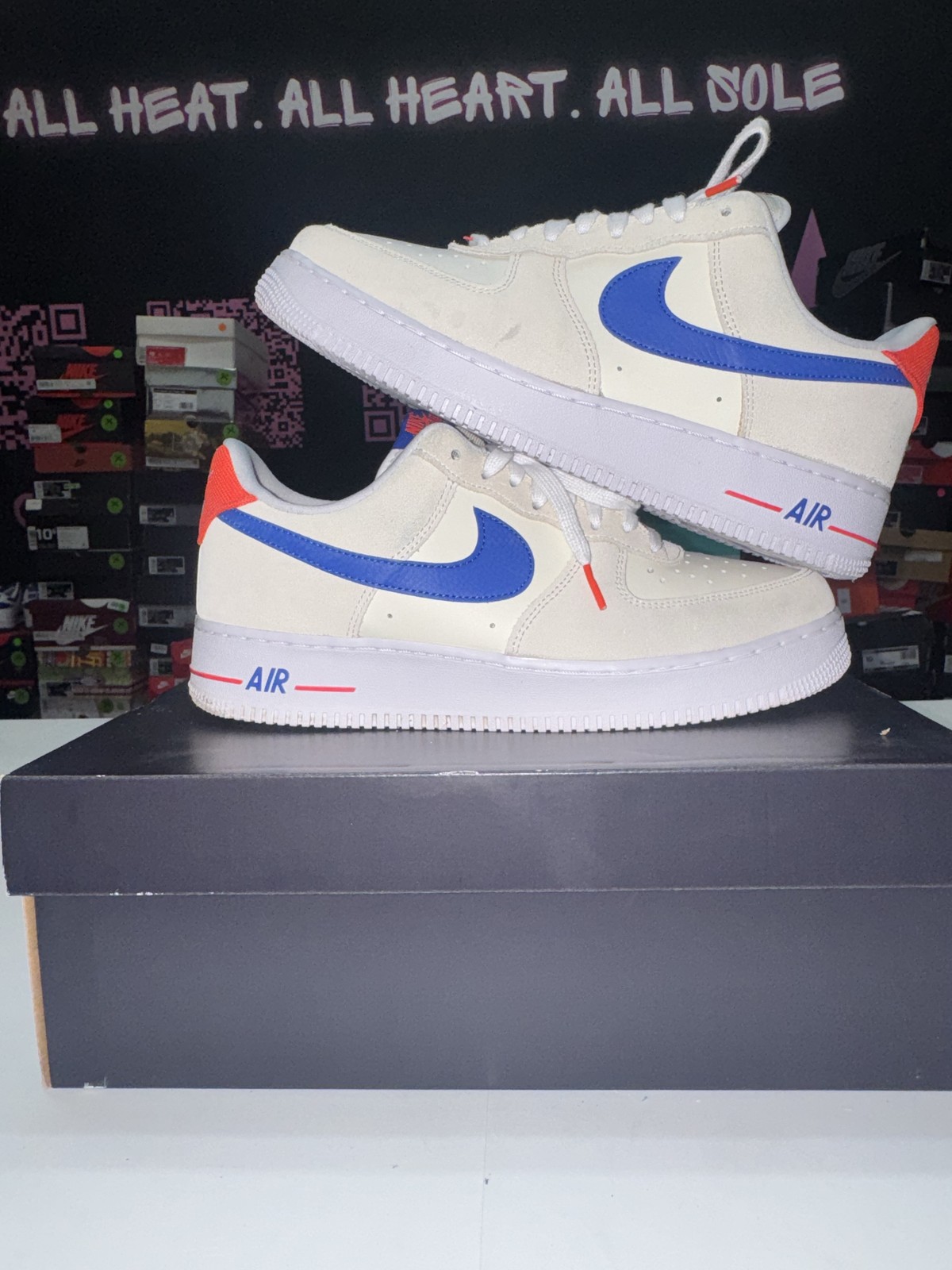 Nike Air Force 1 Low ’07 LV8 Coconut Milk Hyper Royal 10.5M/12W Pre-Owned Origin
