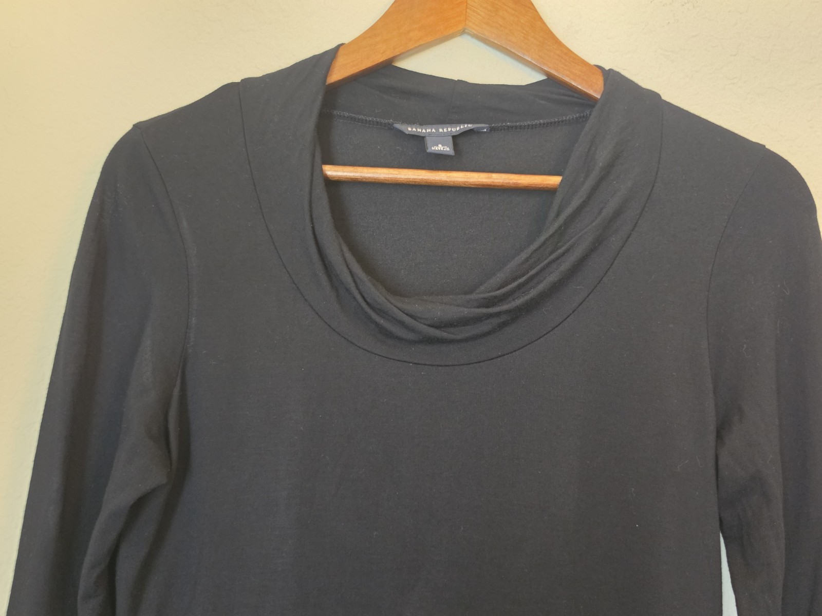 Banana Republic Drape Neck Top Womens Size Small Black Minimalist Corporate Chic