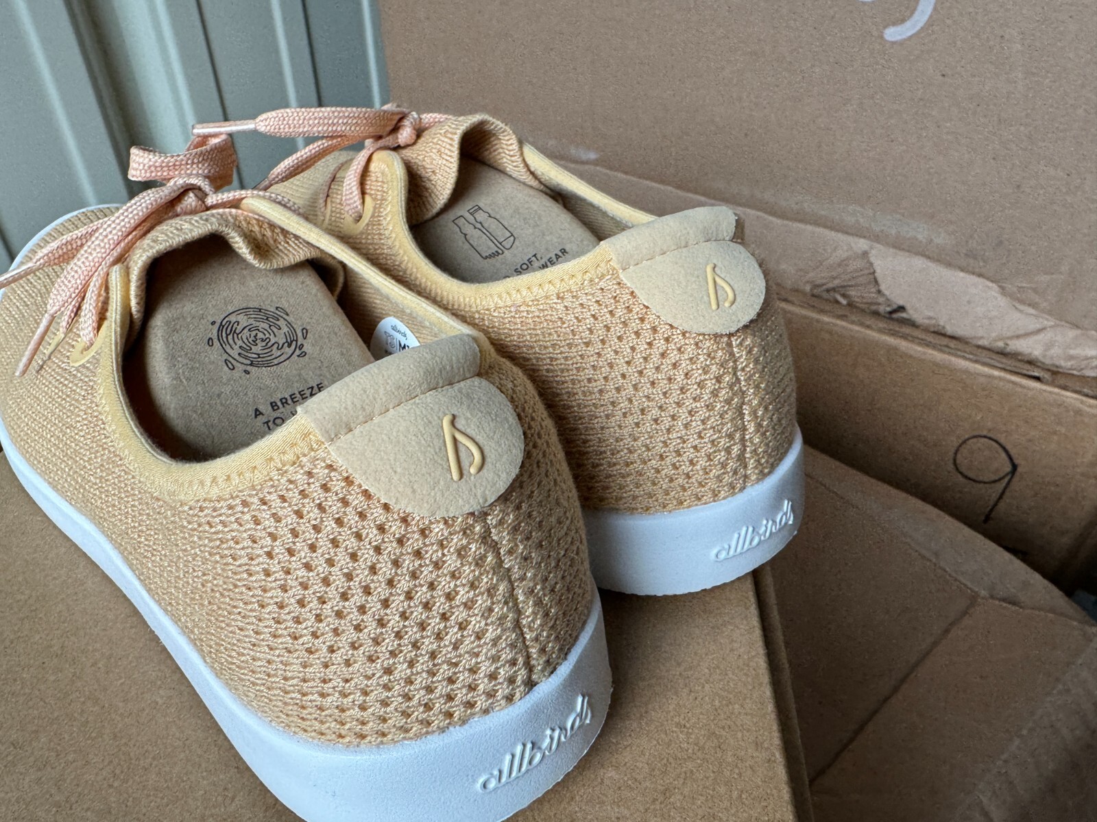 NEW ALLBIRDS TREE SKIPPER LUX BEIGE BOAT SHOES LACES YELLOW WOMENS SIZE 7