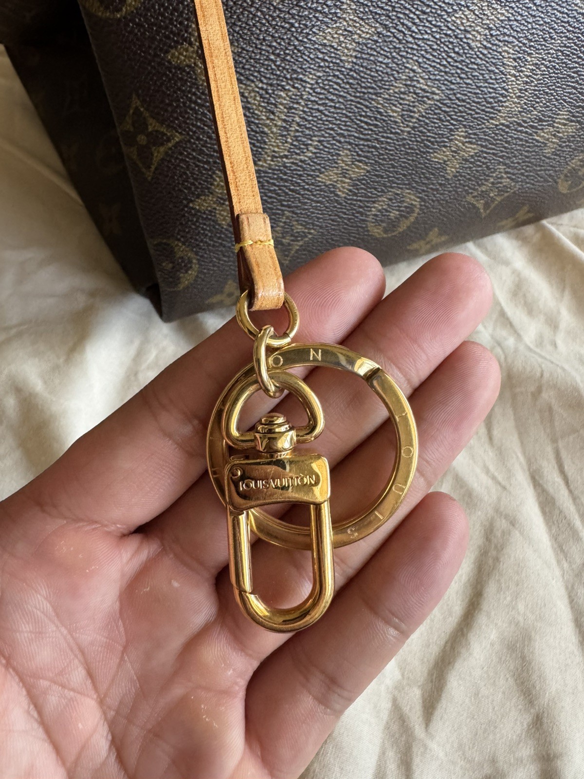 Louis Vuitton Artsy MM Hobo Bag