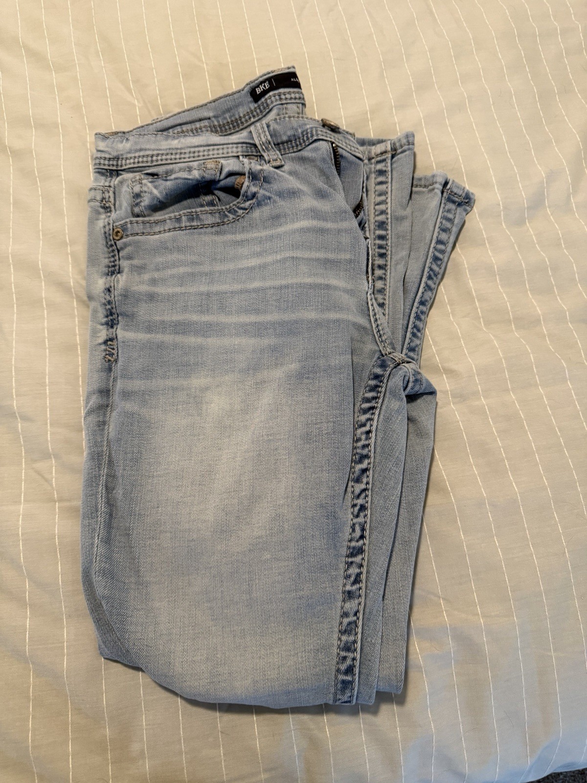 Men’s BKE Alec Straight Jeans. Light Wash 33×32