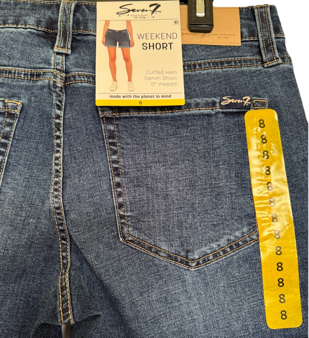 NWT Seven7 Women’s Denim Slim Fit Weekend Short Size 8