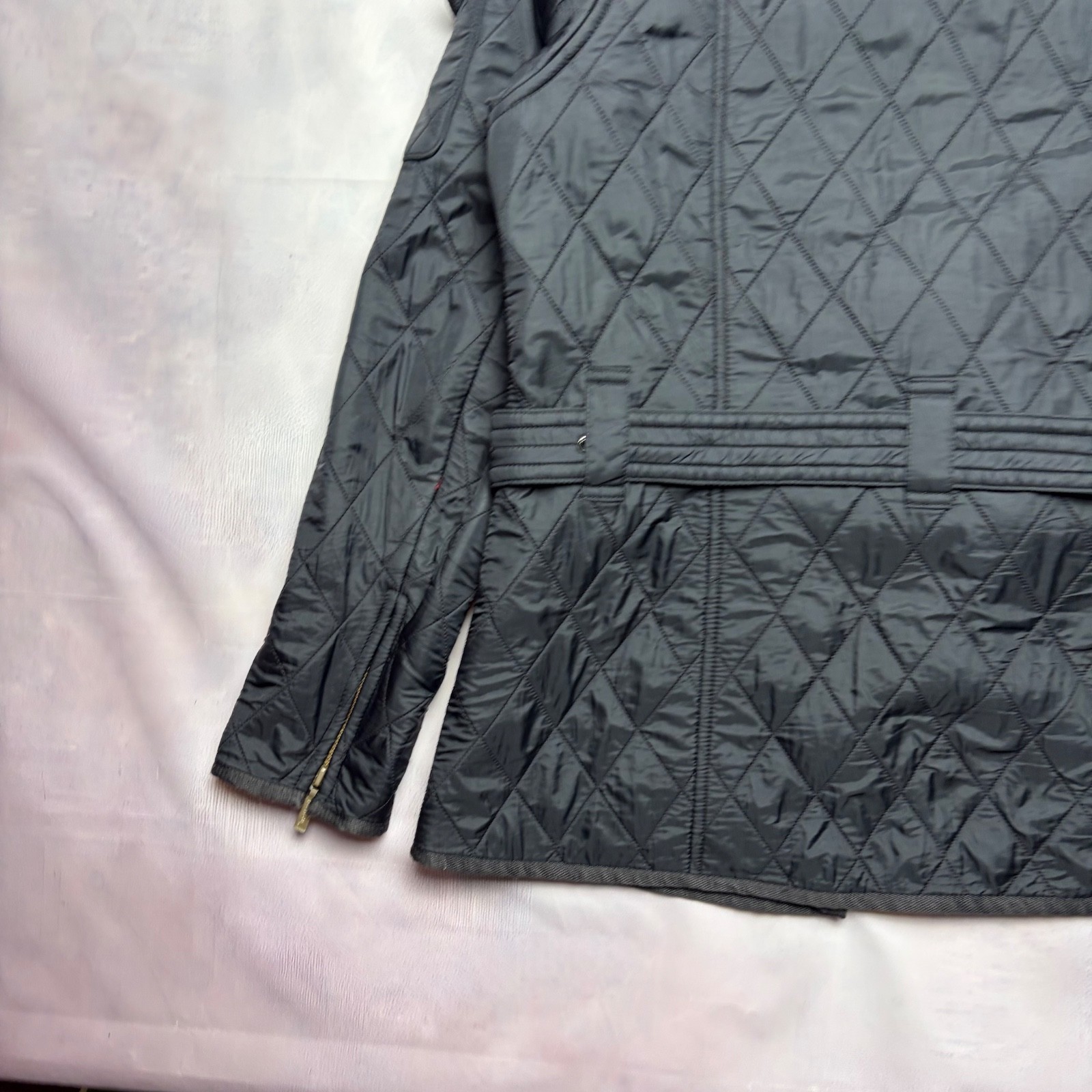 Barbour women’s jacket, size 38. Good condition, classic and timeless style.