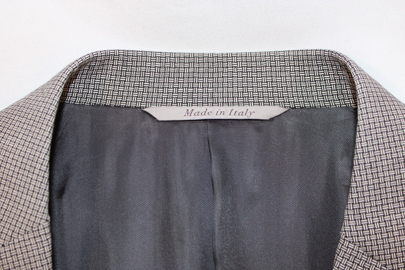 Canali Men’s Made in Italy Tweet Grey Wool Suit Size 38L/30W
