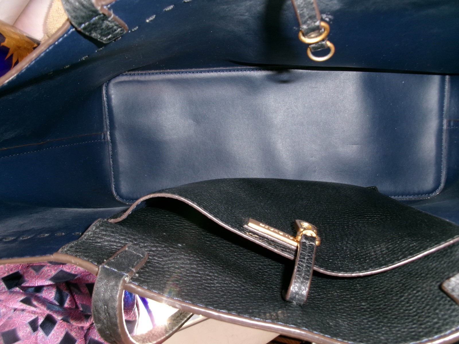 Tory Burch McGraw Pebbled Leather Large Tote with Logo and Tassel In Black