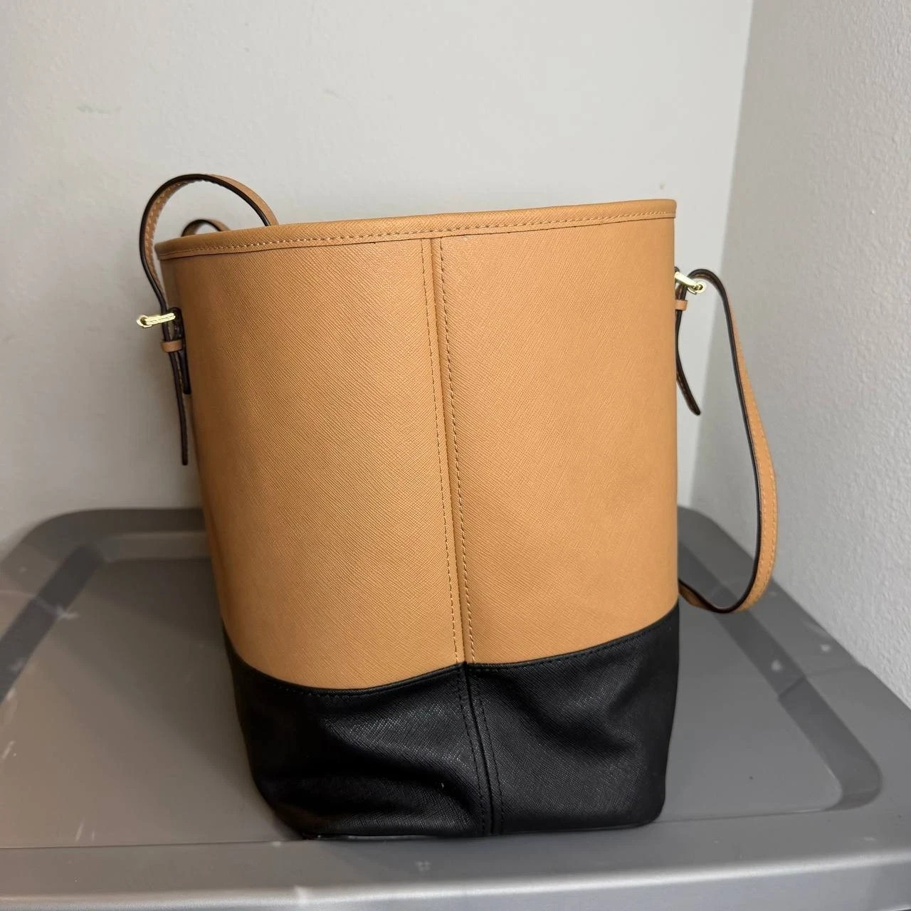 Michael Kors Jet Set Saffiano Tote – Tan & Black – Needs Cleaning
