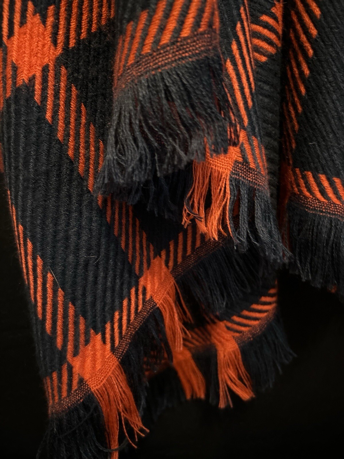 Ann Taylor Loft Plaid Wrap Poncho Size M/L Fringe Black Red