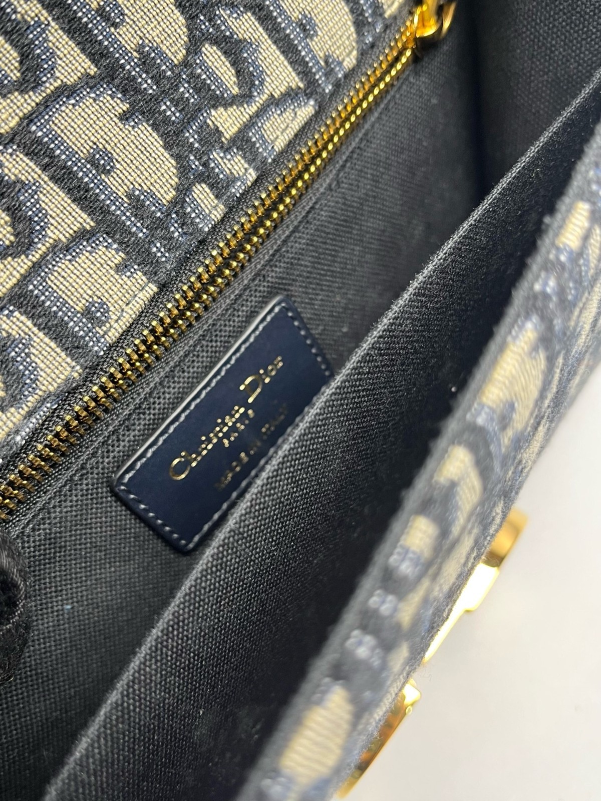 Dior Montaigne 30 Oblique Embroidered Monogram Shoulder Bag （24×7×17）cm