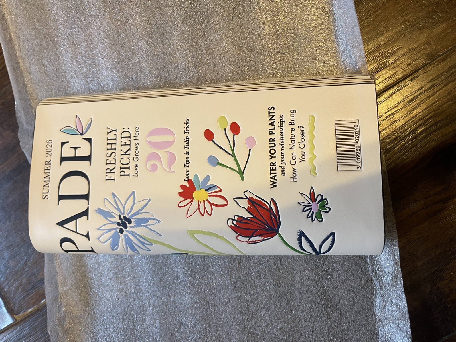 KATE SPADE SPRING GARDEN SECRETS MAGAZINE CLUTCH NWT