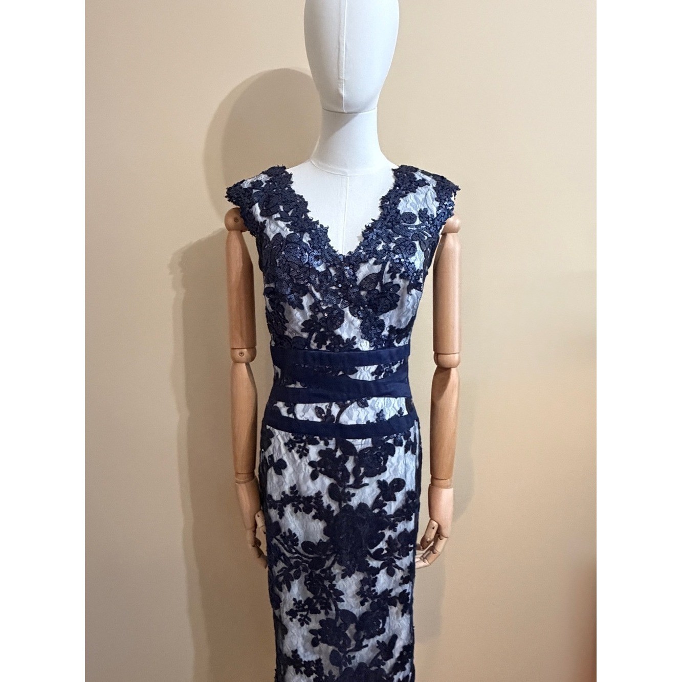 Tadashi Shoji Navy Blue Sequin Embroidered Lace Cocktail Sheath Dress – Size 4