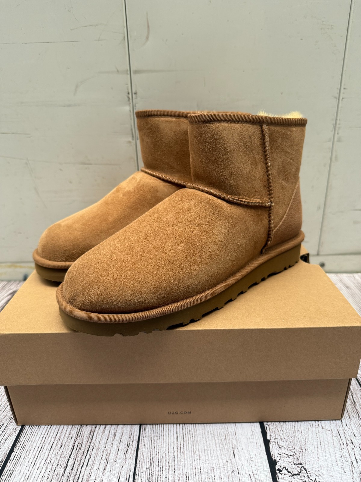 NEW 100% Authentic UGG Classic Mini II Chestnut 1016222 Women’s Boots Size 6-10