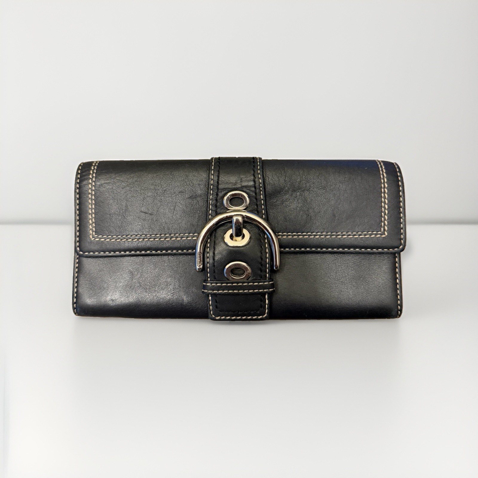 Coach Black Folding Women’s Wallet Buckle Zipper Logo Stitching Credit Card