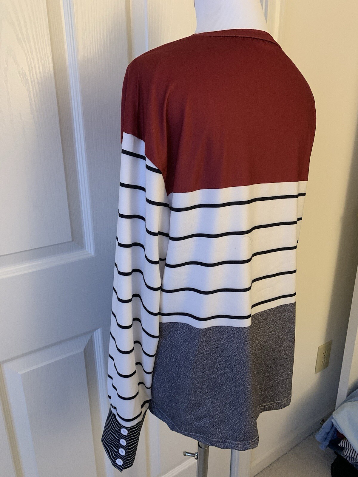 PRETTY STRIPED POLYESTER SPANDEX BLEND LONG SLEEVE TOP – SIZE L