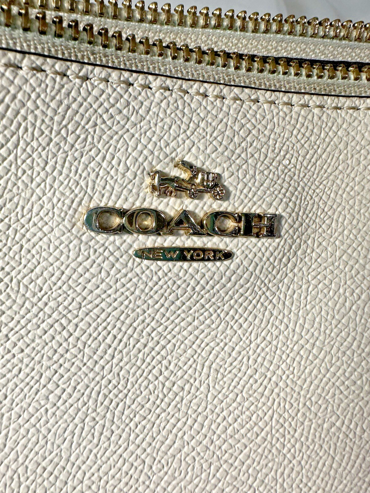 COACH #F25591 Top Handle Pouch in Crossgrain Leather Sz 8.75″ (L) × 5″ (H) ×3″ D