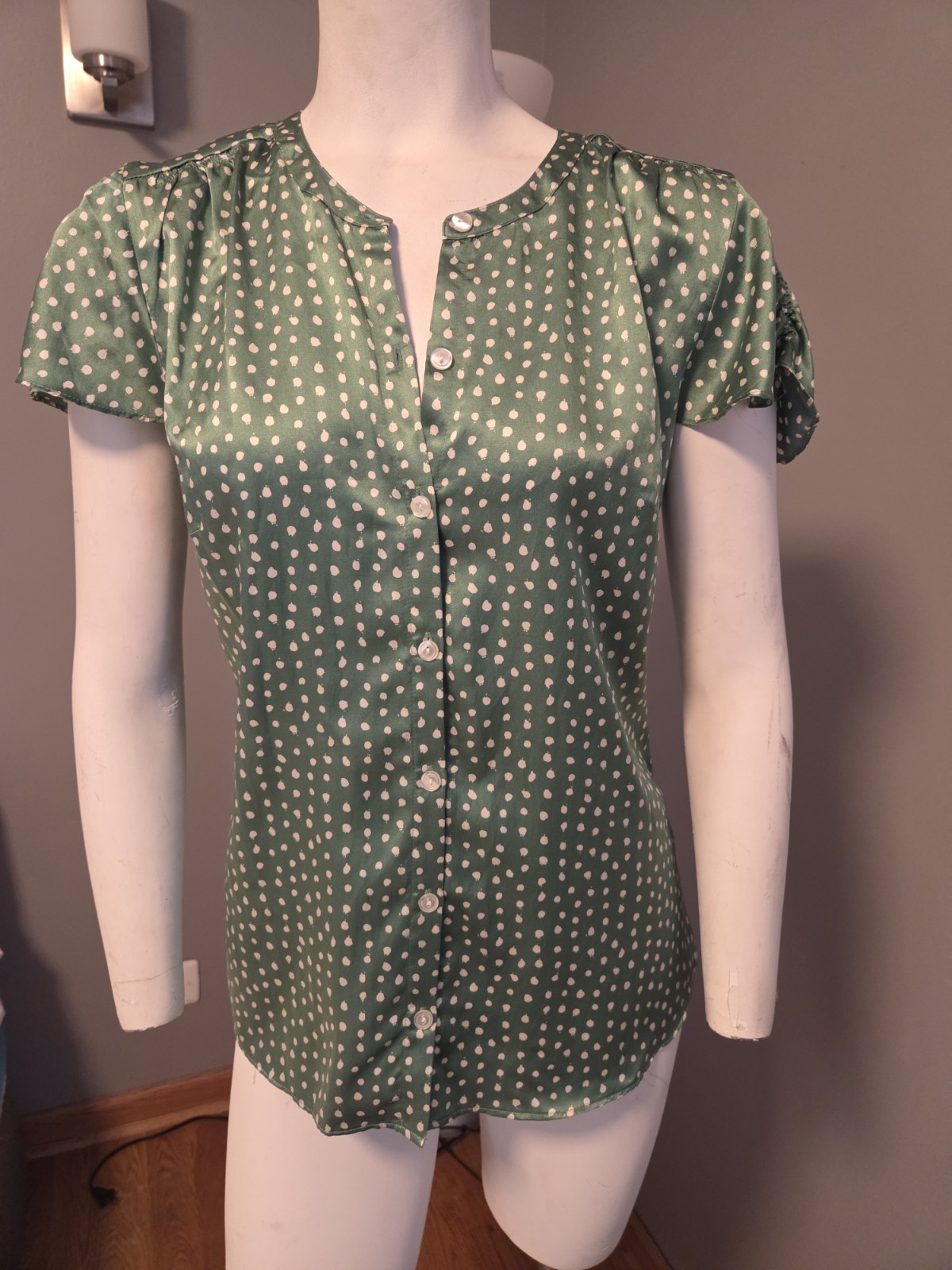 Banana Republic Green White Polka Dot Silk Blend Flutter Sleeve Blouse Top M 4