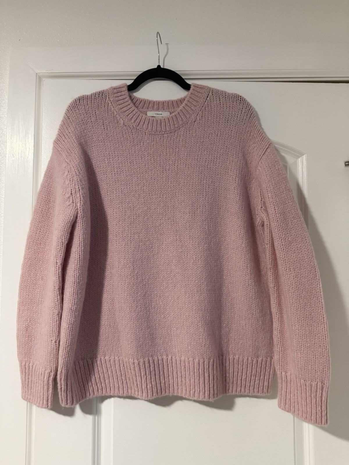 VINCE WOMENS SIZE M BABY PINK CHUNKY KNIT SWEATER. 90% WOOL 10% Cashmere.