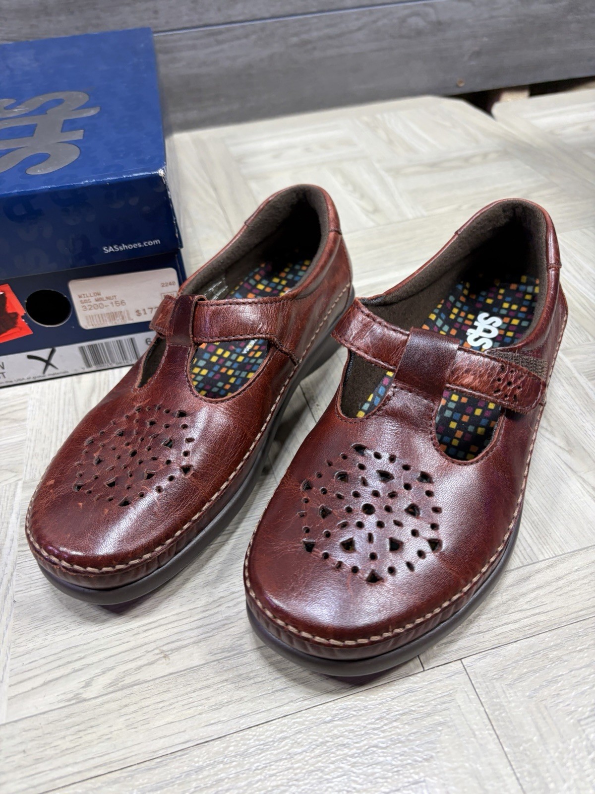 SAS Willow Roamer Walnut Brown Leather T-Strap Shoe Women 6 W USA Made Wide