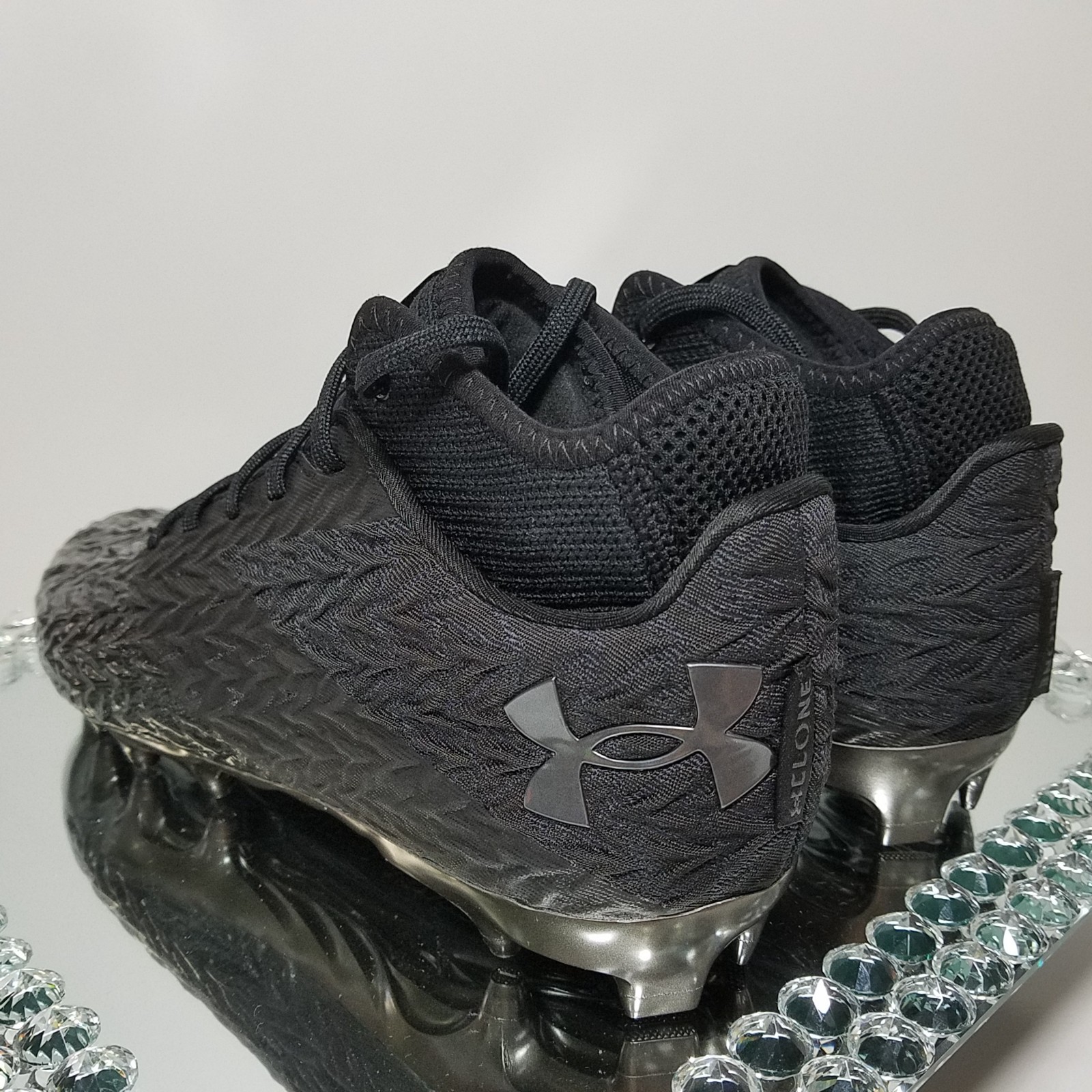 Under Armour Spotlight 4 MC Black Football Cleats – Men’s Size 10 – 3027977-001