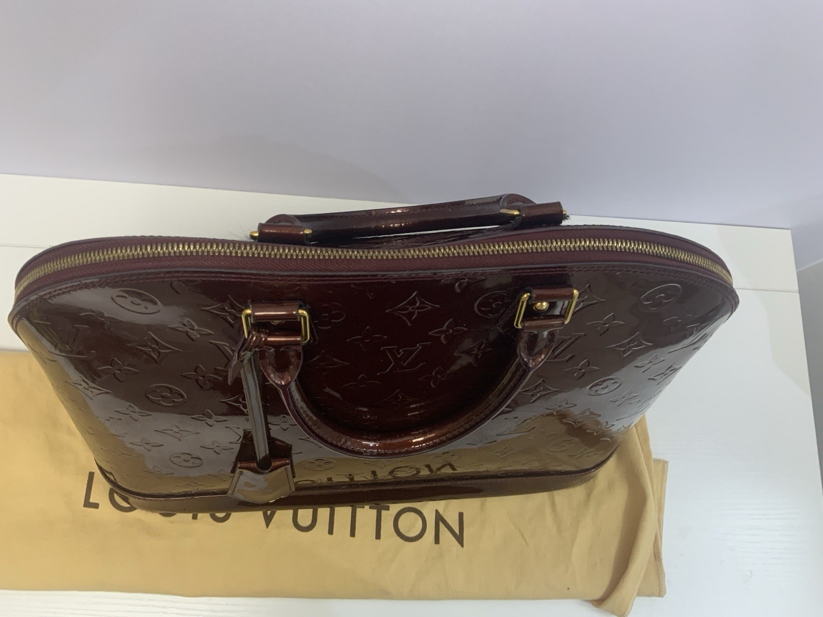 LOUIS VUITTON Alma GM Monogram Vernis Amarante (Burgandy) Bag