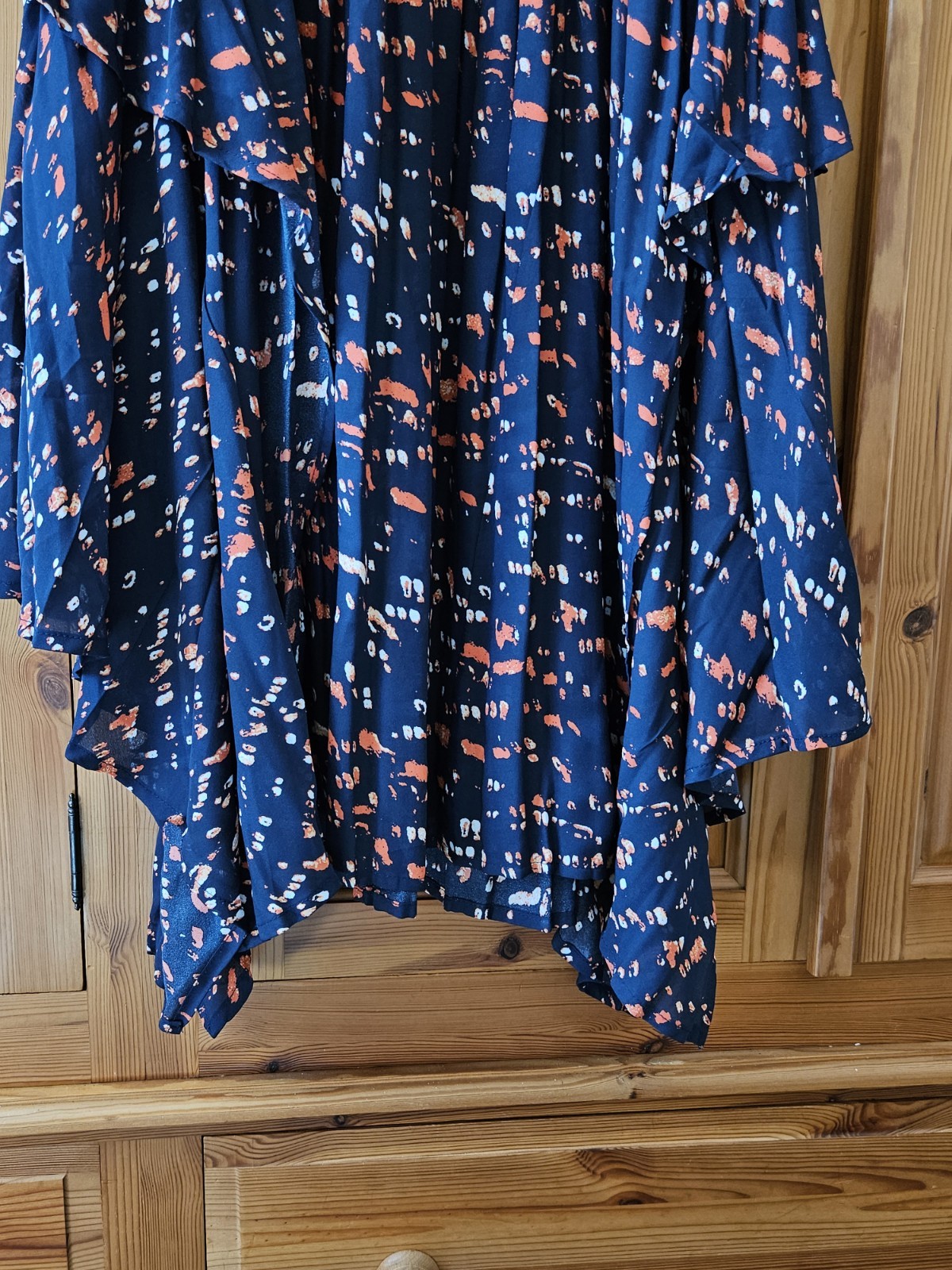 KLASS – Navy Print Elasticated Stretch Dress Handkerchief Hem – Size XL