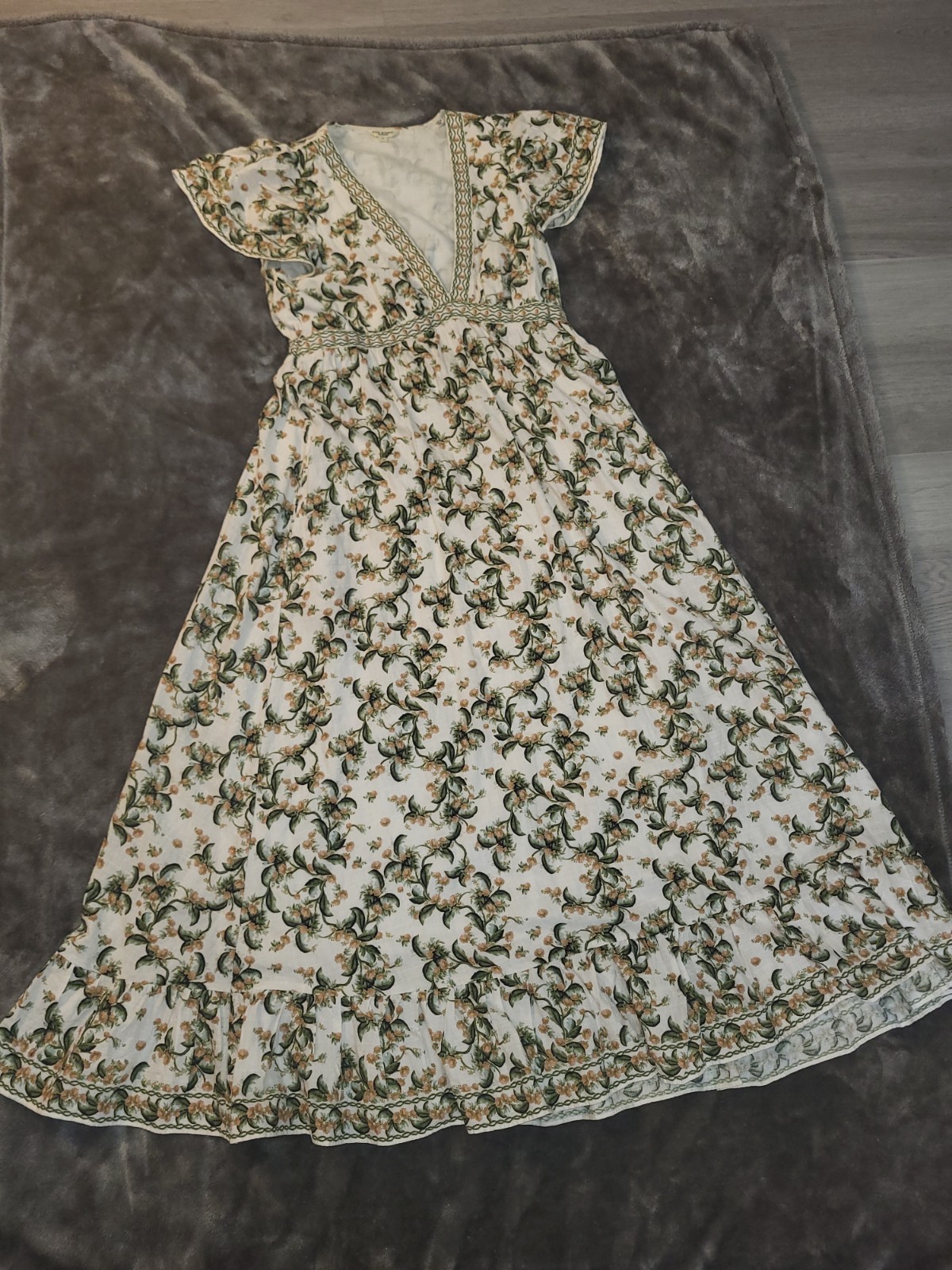 Womens M White Green Floral Maxi Dress V-Neck Flutter Short Sleeve Cotton