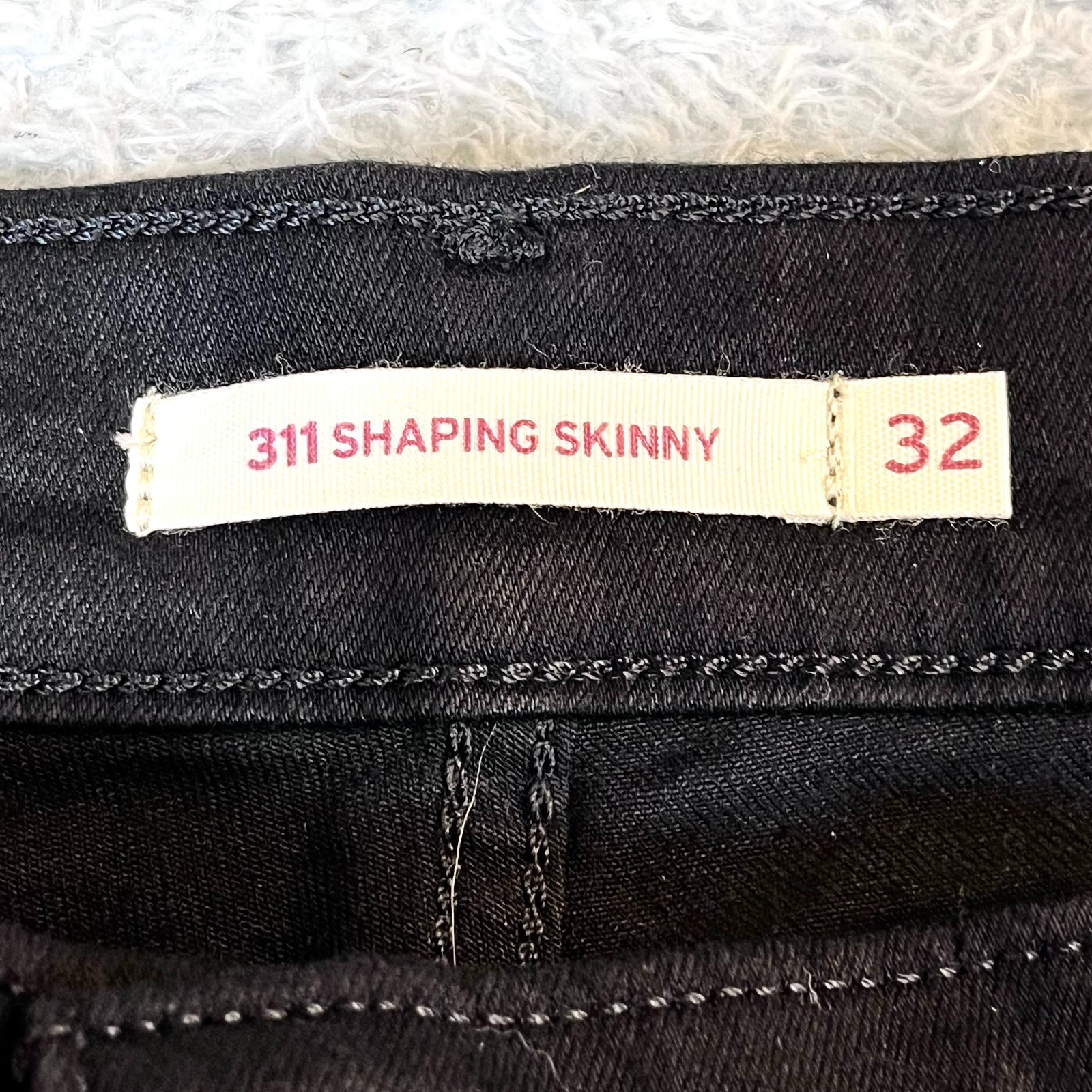 NEW Levi’s 311 Jeans Women’s Size 32 Black Mid Rise Skinny Shaping Ankle Denim