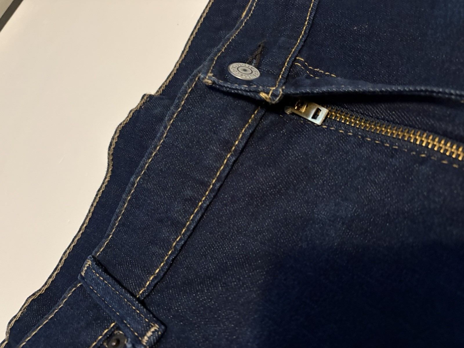 Levi Strauss 559 Men’s 44 x 32 Relaxed Fit Straight Leg Dark Wash Blue Denim