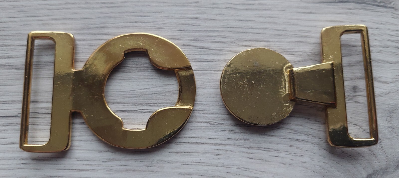 Belt Buckle, brass, size 8.3 x 4.6 cm/ 3.3 x 1.8 in, small used, UK