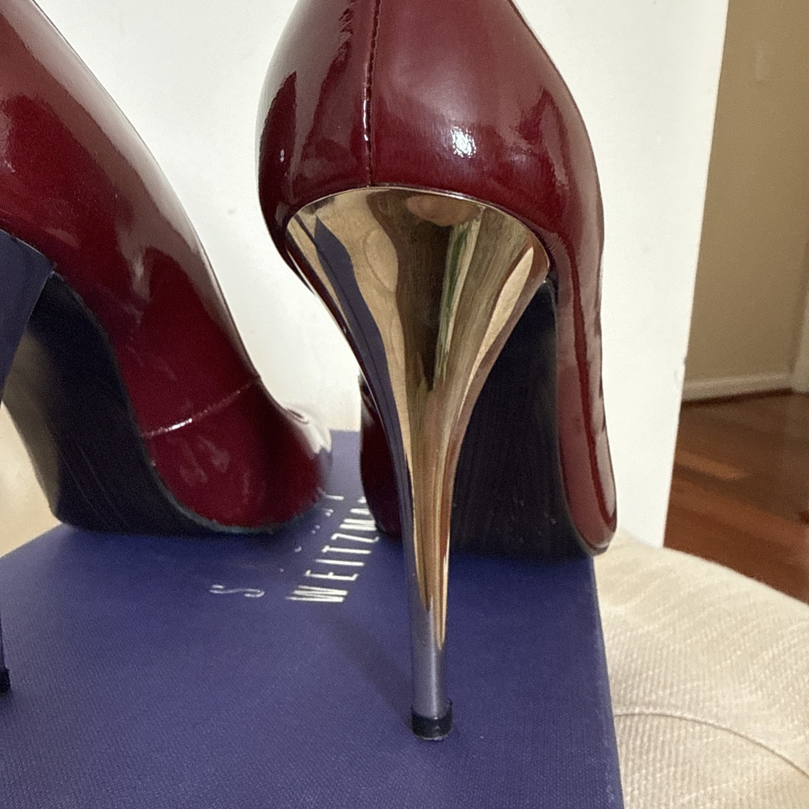 STUART WEITZMAN NAUGHTY BURGANDY ANILINE #8us $335