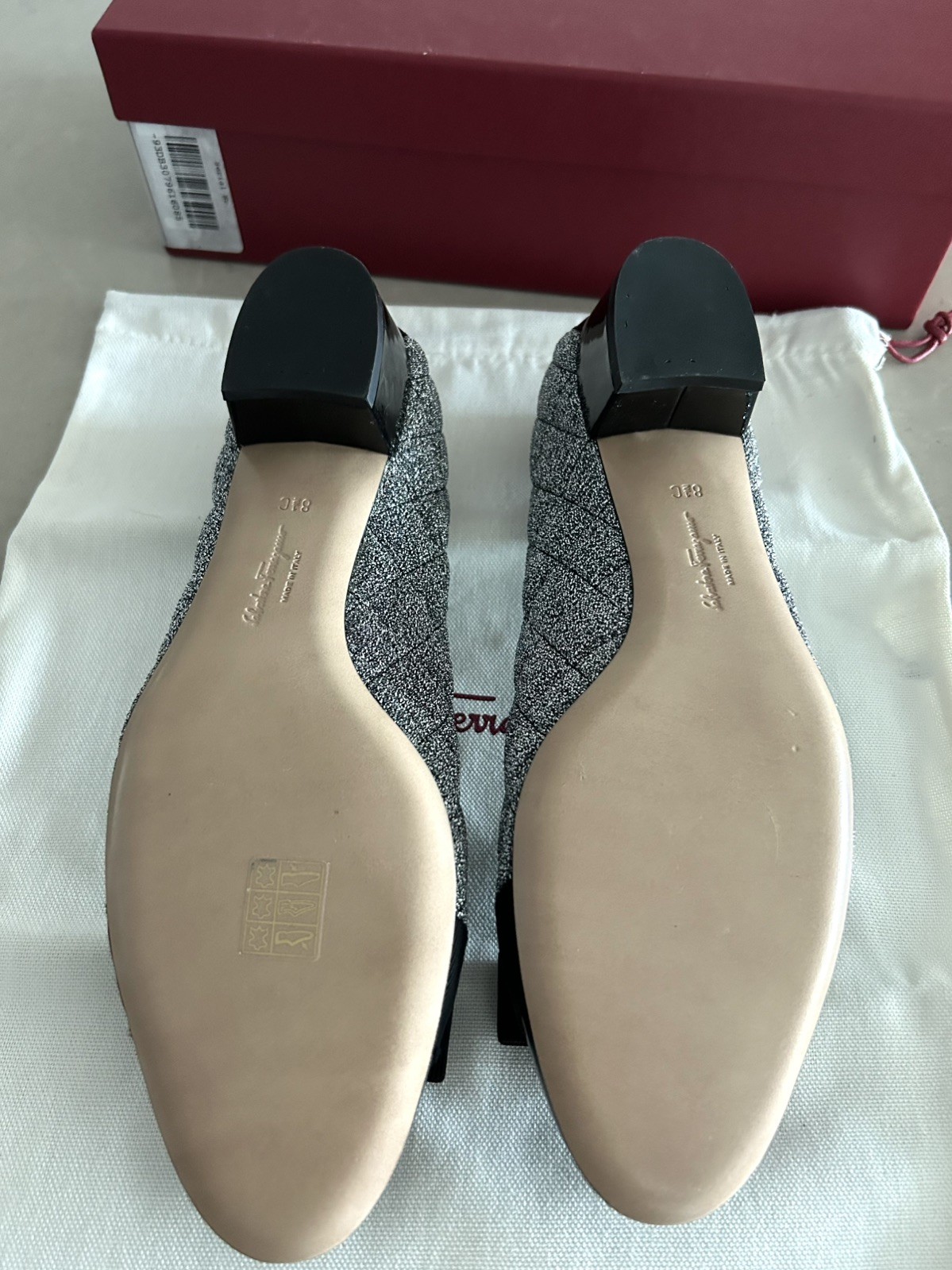 Salvatore Ferragamo Vara Bow Pumps – Silver Glitter & Black Patent, 8.5 C New!