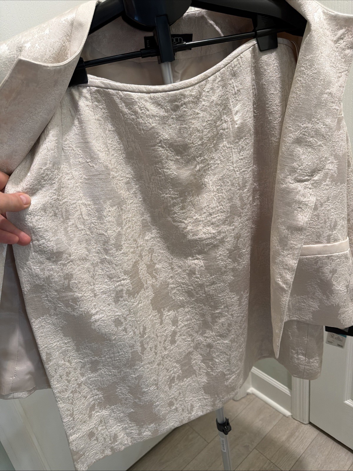 Kasper Women’s Ivory Polyester Blend 2 Pc Skirt Suit 16P, MSRP $240