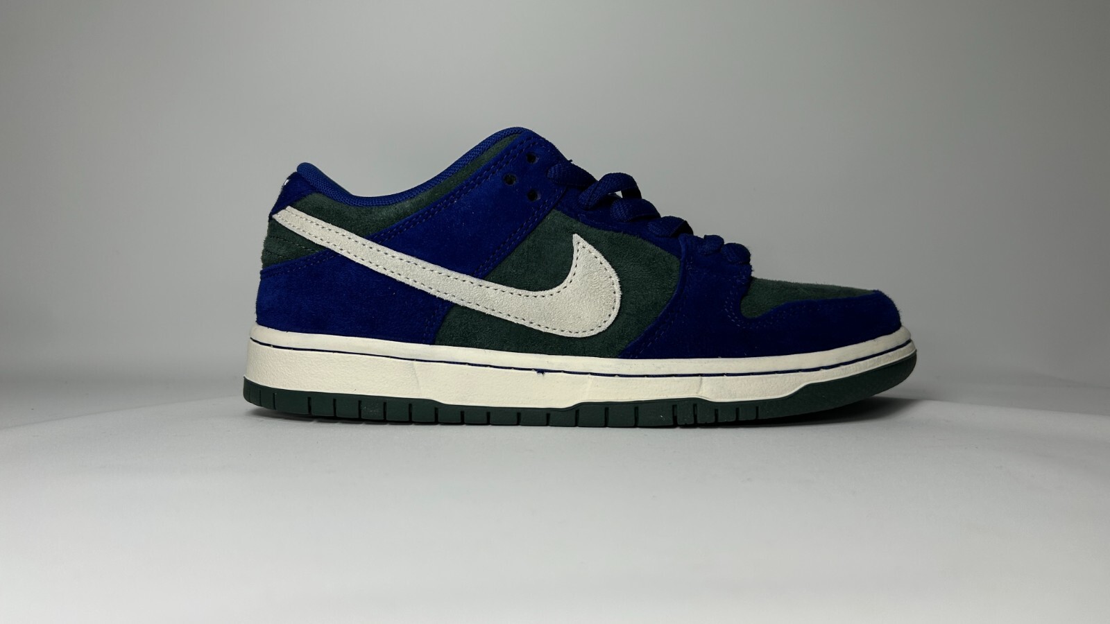 [TARIFF-FREE] Nike SB Dunk Low Royal Blue Mens Size 6 Vintage Green HF3704-400