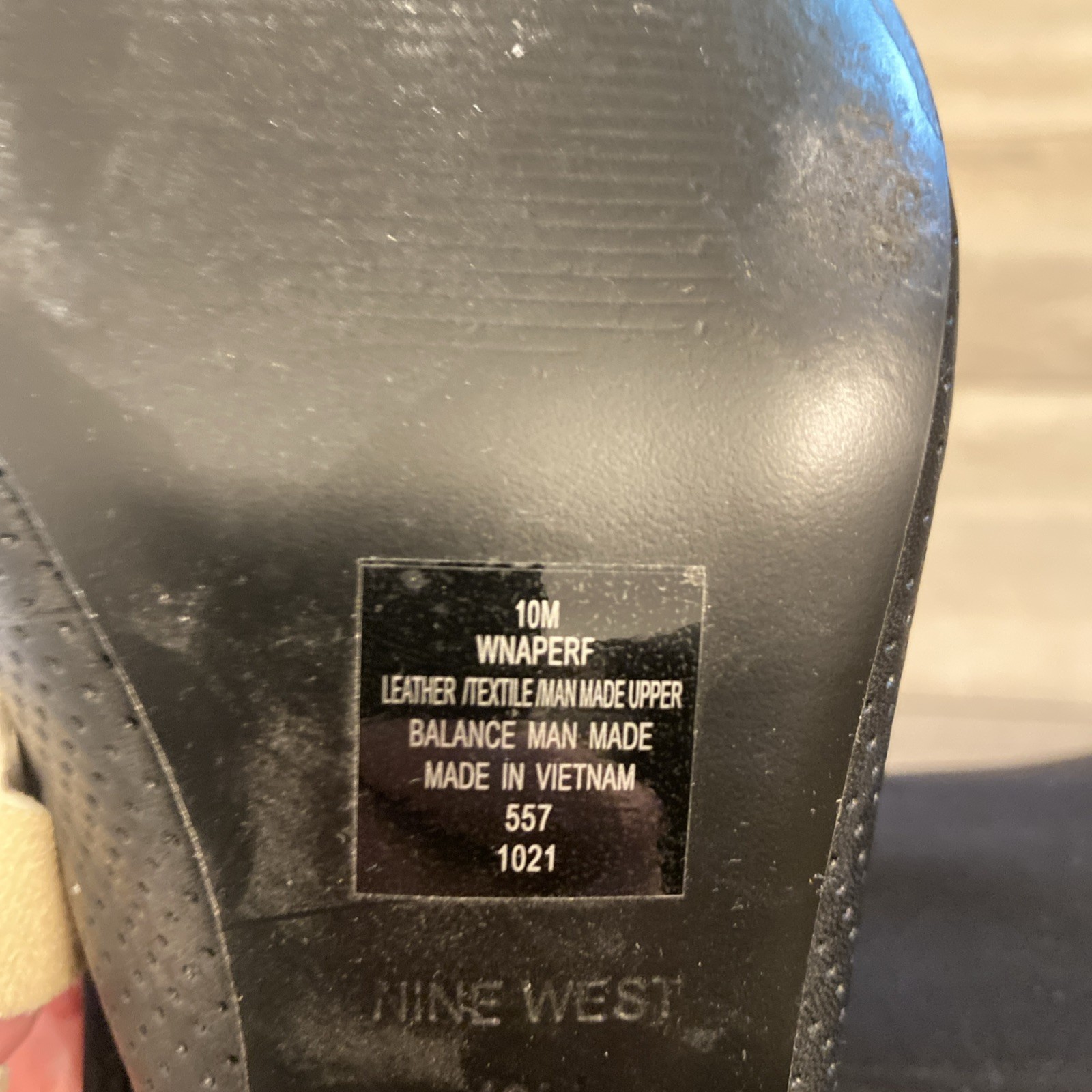 Nine West Womens Aperf Slingback Heel Black Perforated SlipOn 10M Macy’s Box