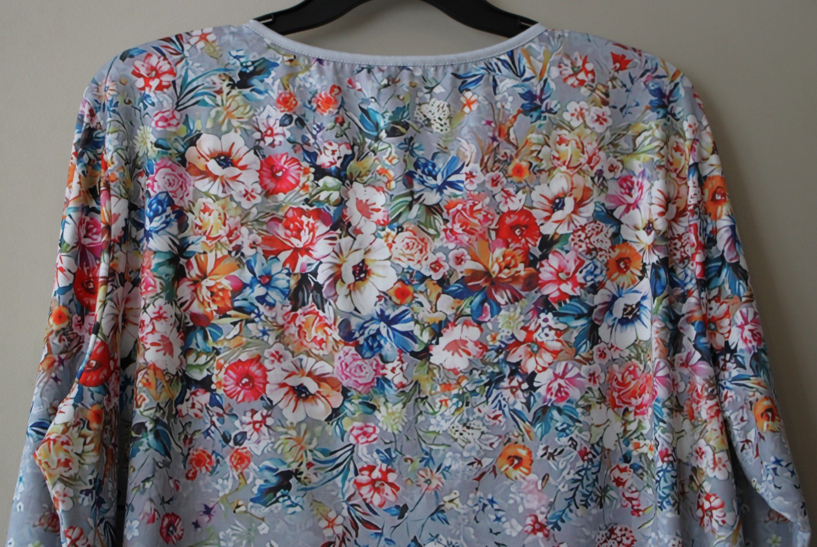 Gray Henley Top LS Colorful Cascading Floral Ombre Soft Stretch 3X No Tags