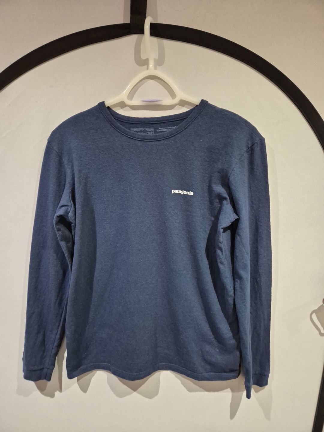 MENS PATAGONIA LONG SLEEVE P-6 LOGO RESPONSIBILI-TEE SIZE SMALL