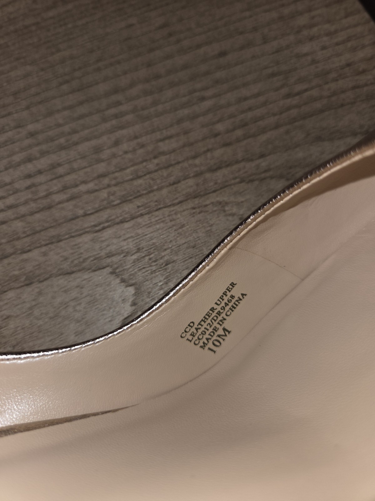 Charles By Charles David Women’s Rose Gold Leather Pumps US Size 10