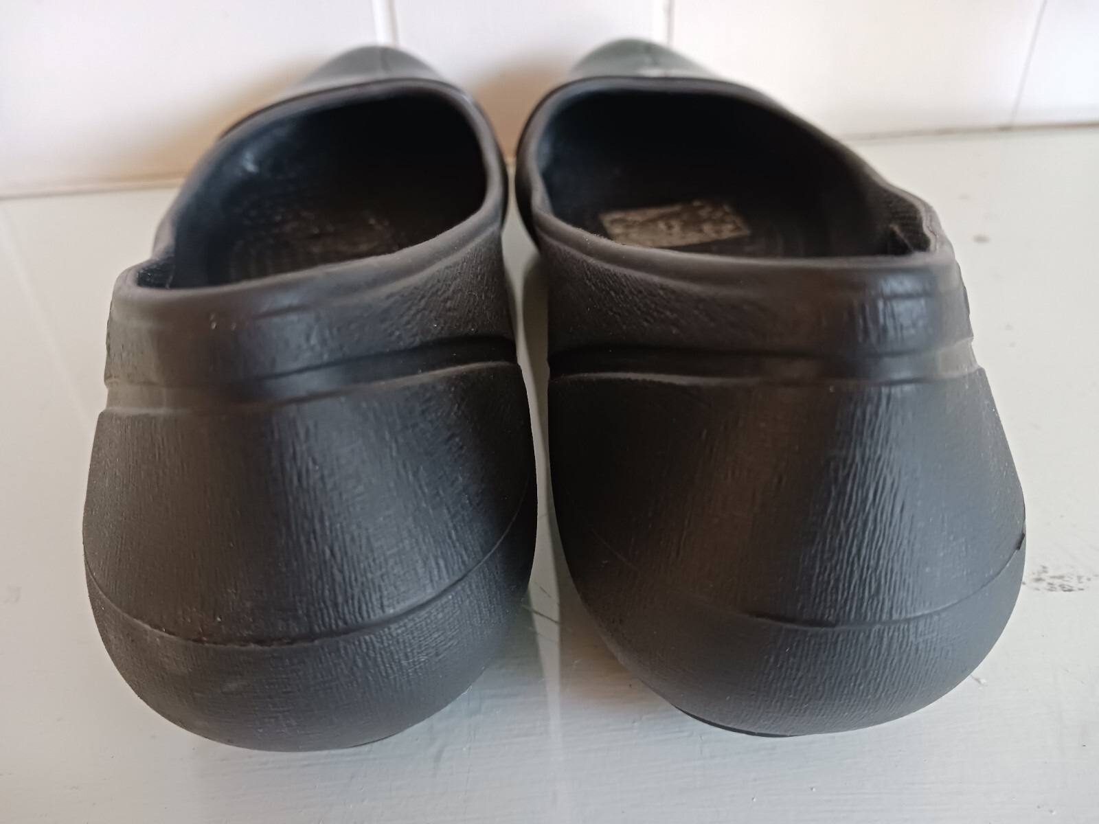 Crocs Cap Toe Womens Size 8 Shoes Black Slip On Comfort Lightweight Ballet Flat