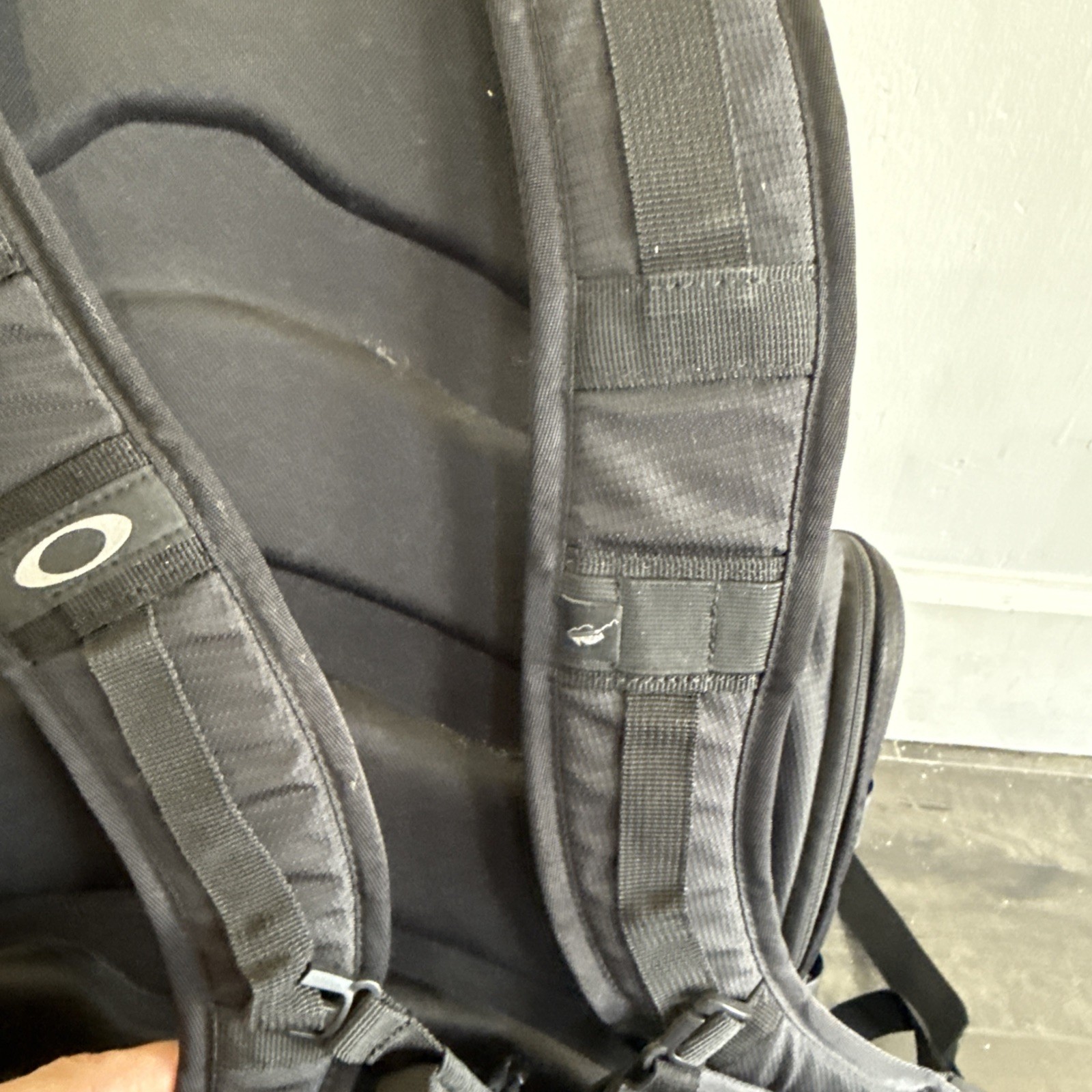 OAKLEY BIG KITCHEN SINK BACKPACK 35L – BLACK EXCELLENT TACTICAL