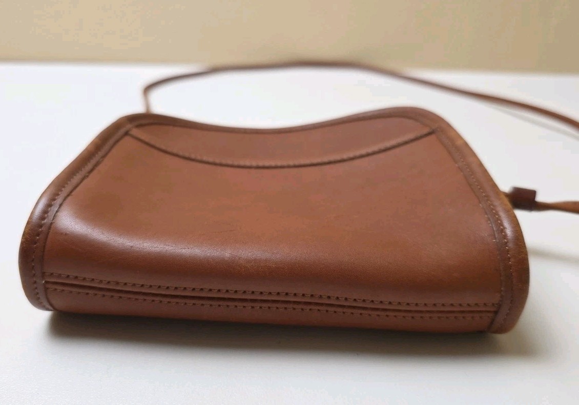 Vintage COACH Abbie 9017 Brown Leather Crossbody Small Shoulder Bag Purse