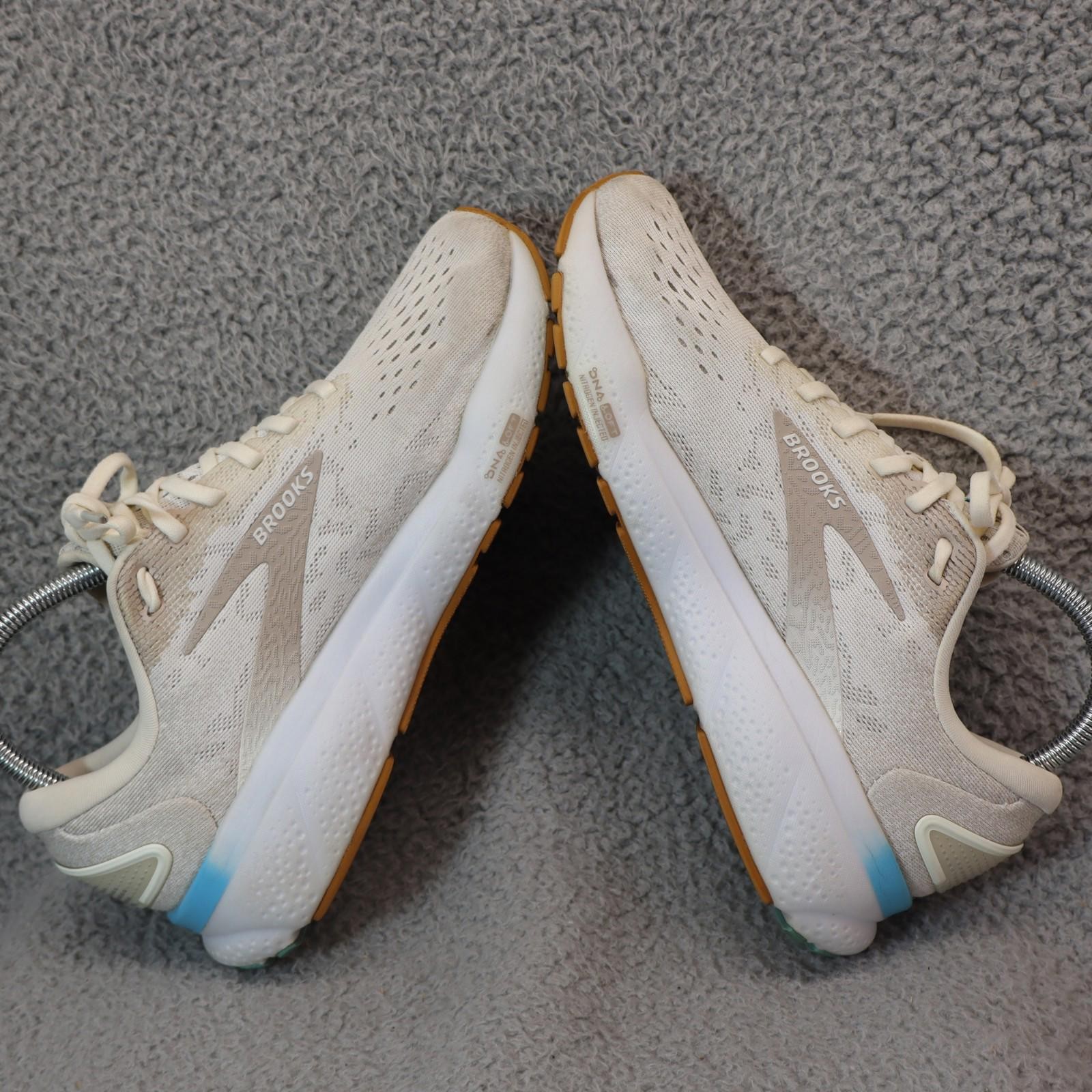 Brooks Ghost 16 Women sz 9 Coconut Chateau Gray Blue