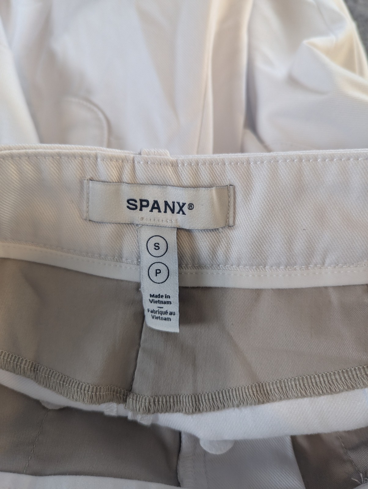 Spanx Shorts Women’s S Stretch Twill White High Rise Shaping Pull On Pocket