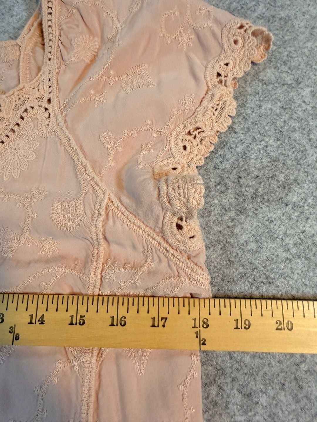 Democracy Short-Sleeve Open-Front Lace Ruffle Top Size Small