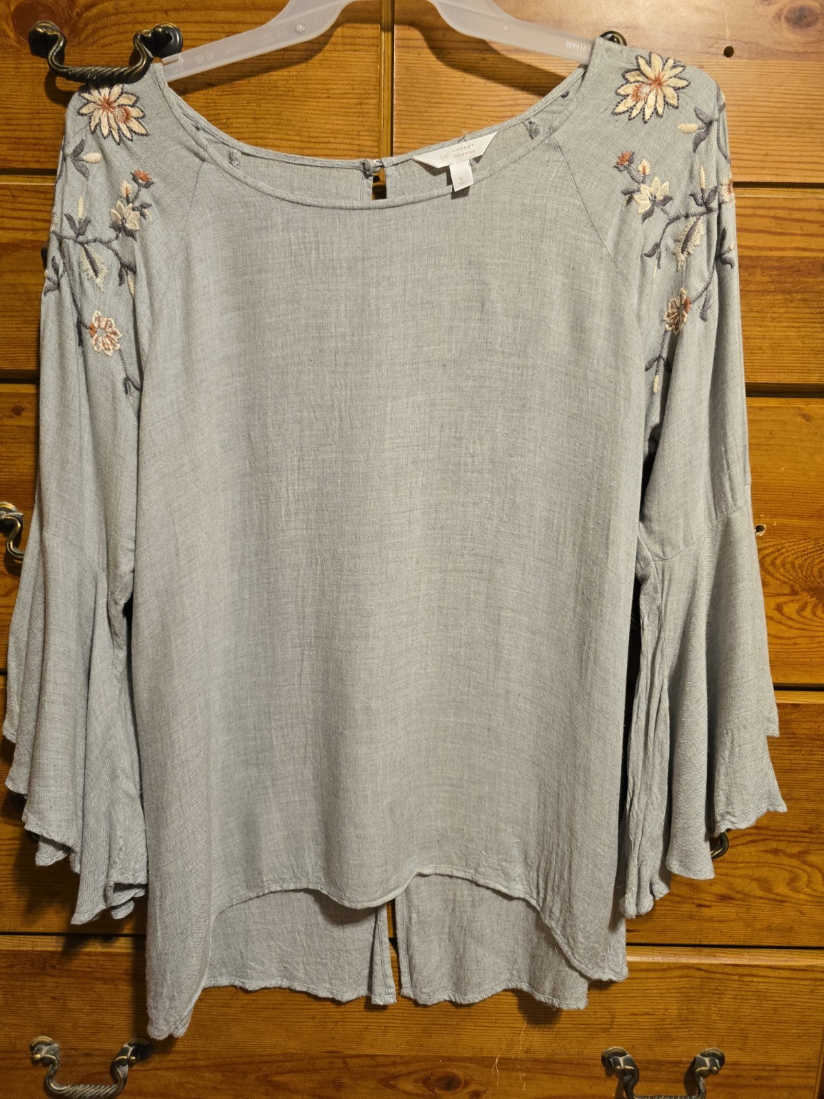 LC Lauren Conrad Women’s Gray Embroidered Floral Top Blouse – Size Large