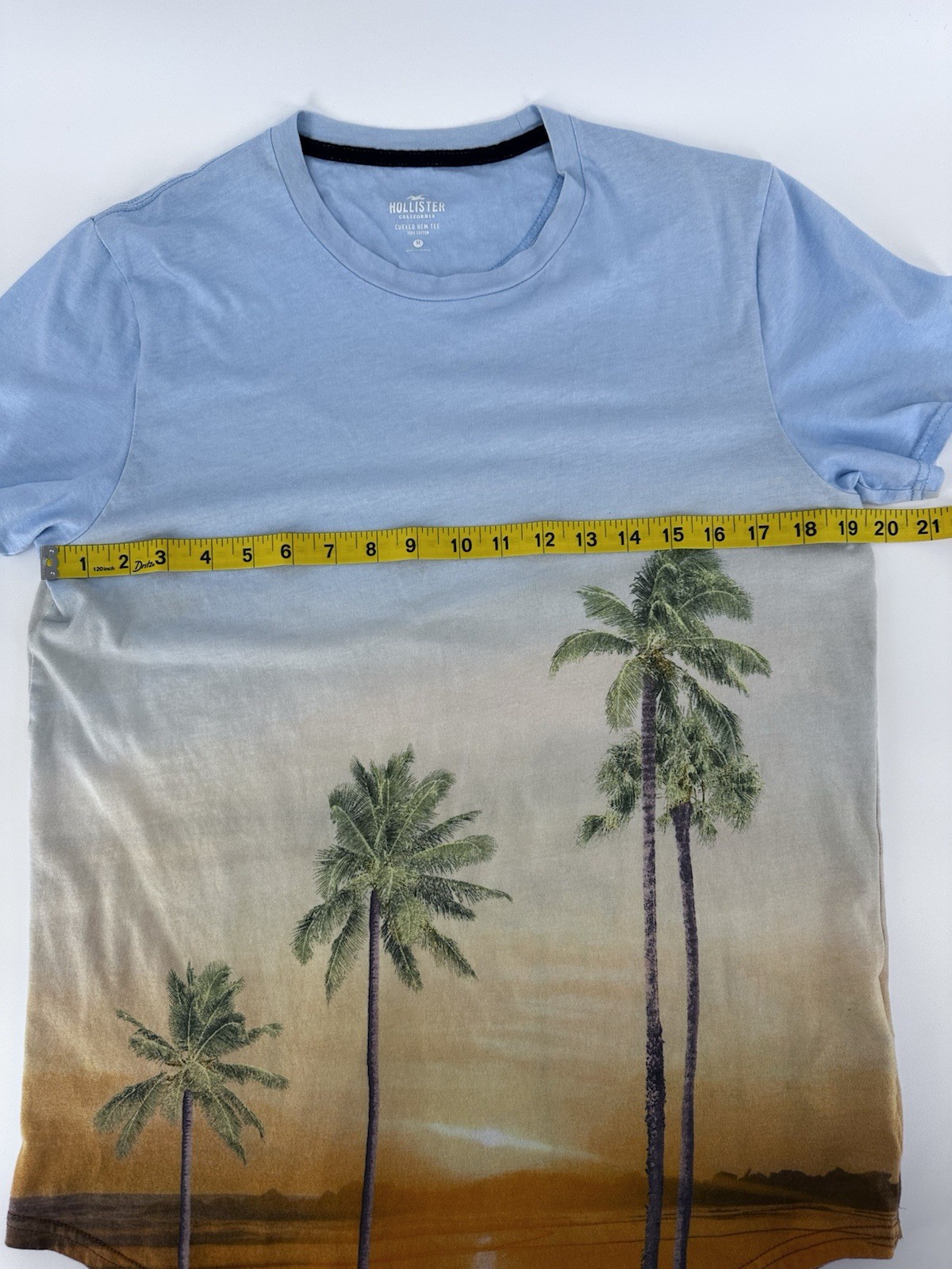 Hollister T-shirt Men’s Size M Beach sunset Palm Tree Shirt Orange/Blue
