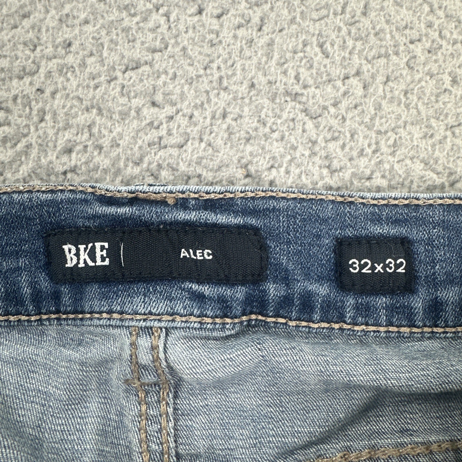 BKE Buckle Alec Slim Straight Jeans Men 32×32 Blue Stretch Whiskered Distressed