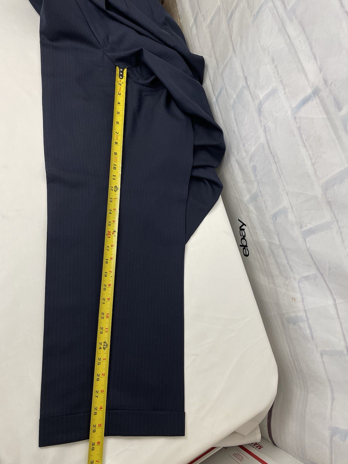 Tom James Corporate Image Men’s Navy Pinstripe Suit Sz 44 R Pants 38 X 29.5