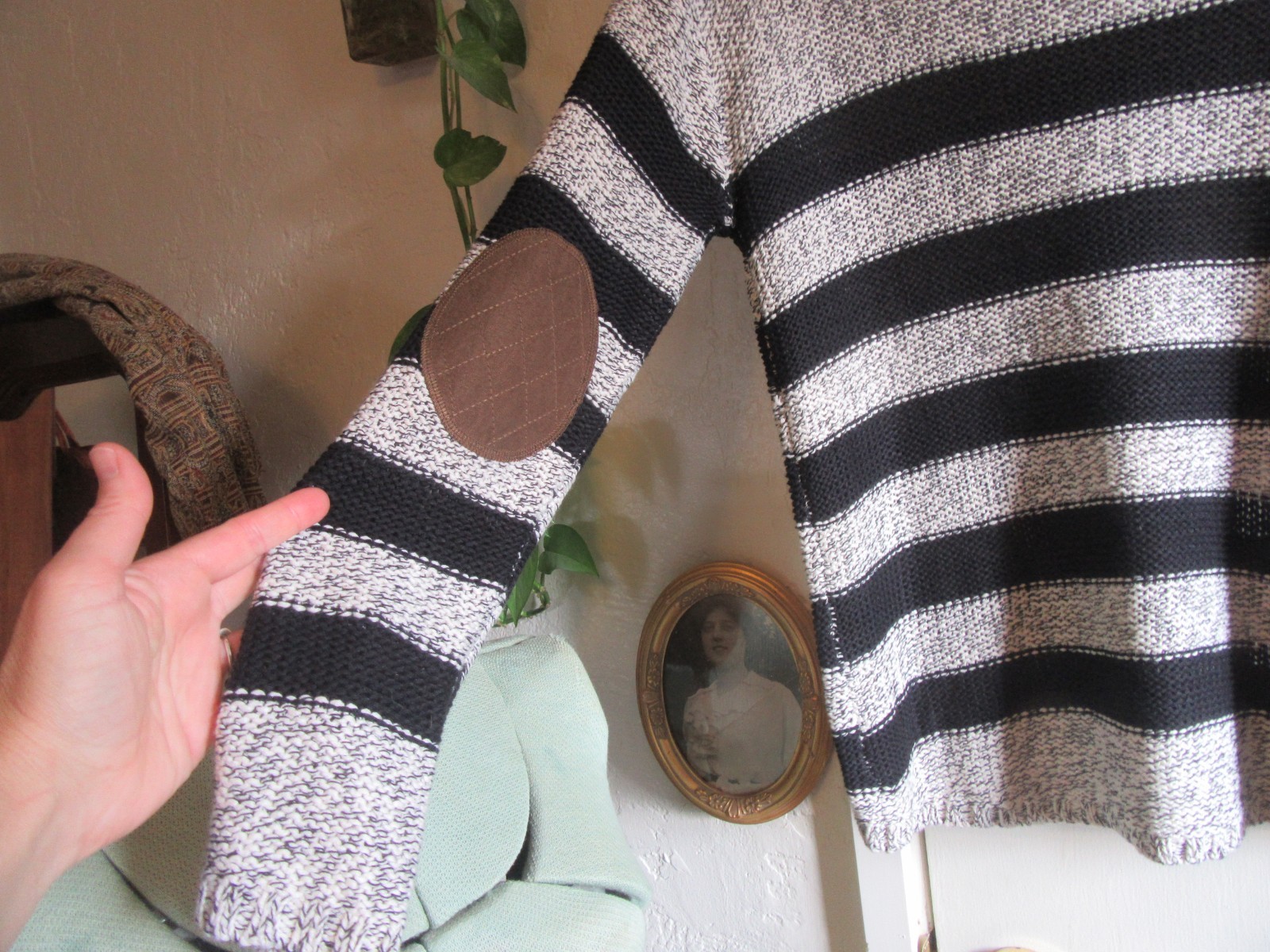 RDI White Black Striped Pullover Open Knit Elbow Pads Casual Preppy Sweater, S