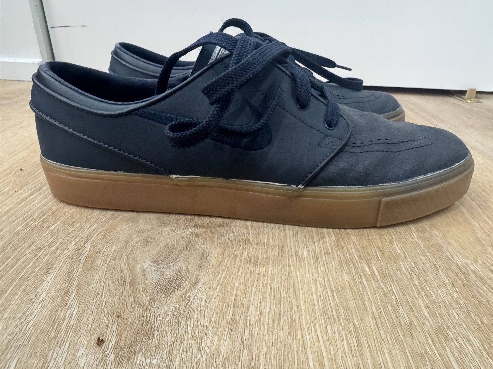 Nike SB Zoom Janoski Leather (Dark Obsidian) | 616490-441